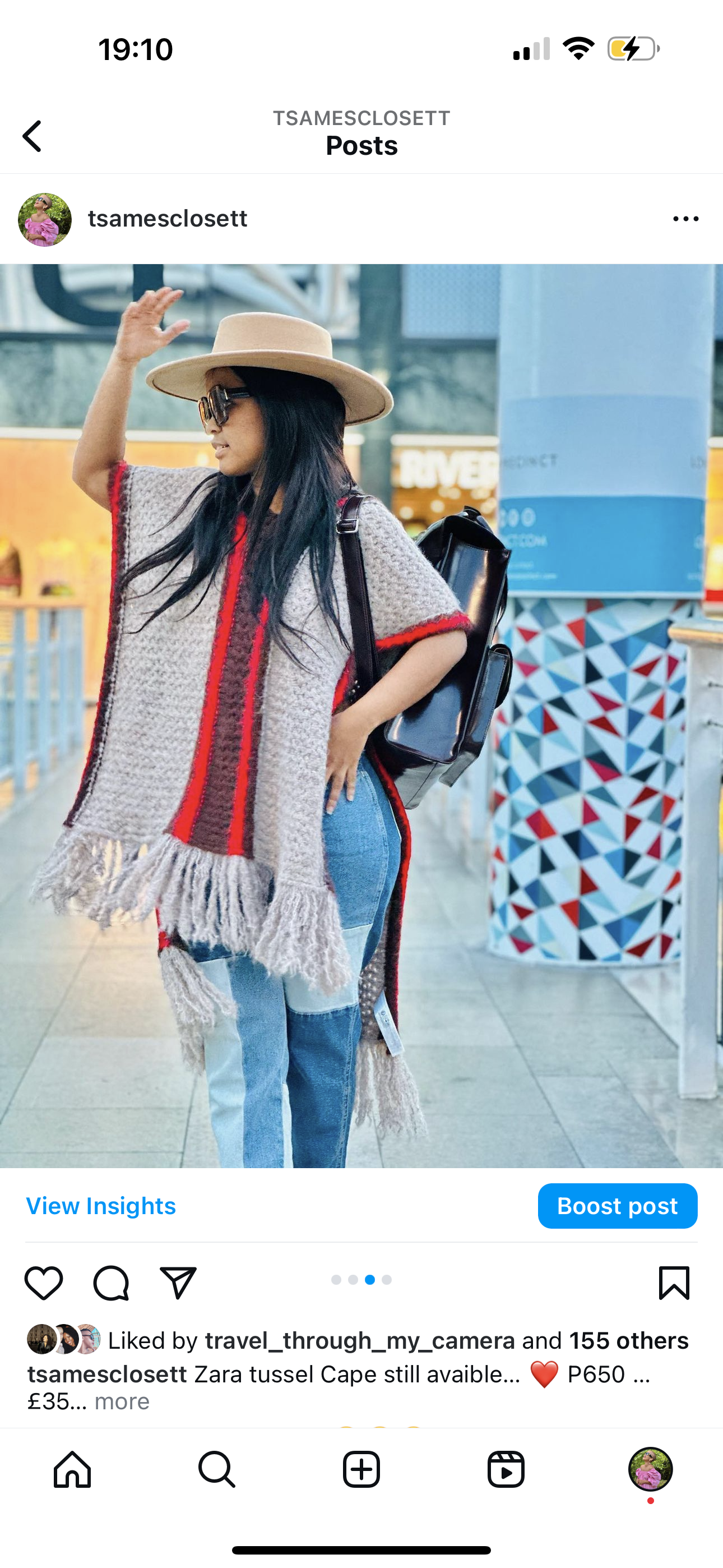 Beige-brown knit shawl with tussels